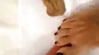 صنم يركب الثدي الصغيرة