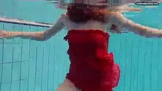 خيال ثلاثي: ثلاث عاهرات تخدم كل فتحات الرجل