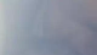 شقراء خبيرة تبتلع كل بوصة من قضيب ضخم