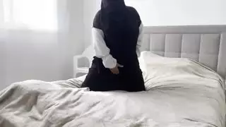 استمناء شرجي لزوجة الأب العربية بدون سراويل داخلية وأنين عالٍ عند القذف