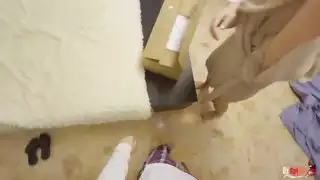 قامت بتفكيك دمى الجنس الخاصة بي لجلسة إباحية قاسية