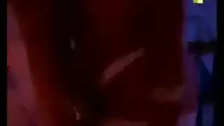 عاهرة شقراء متخفية تُمسمر في سريرها