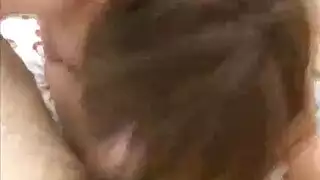 صيني ينيك اختو هيا نايمة