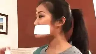 حركة مثلية إكس إكس إكس: سكرتيرة مسيطرة تغطي وجه خاضعتها بالسائل المنوي