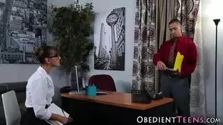 بوصة الديك في الهواء الطلق في سن المراهقة لاتيني