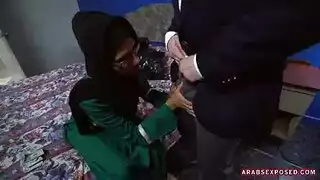 رجل يعمل العاده السري