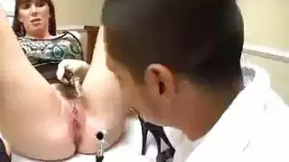 المريضة تطلب النيك من الطبيب و الممرضة